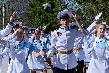 «Вальс Победы» исполнили сегодня в Оренбурге